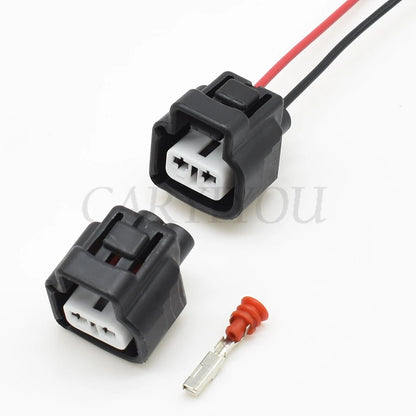 Automotive 2-pin waterproof connector 192000-3130 installed on water temperature sensor wiring harness in vehicle