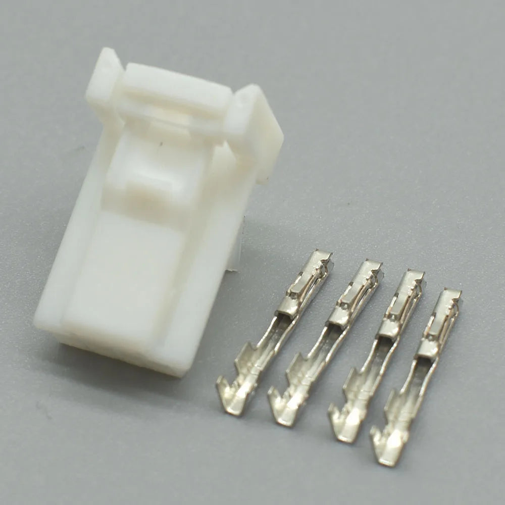 Demonstrating connection of 4 Pin 0.7 Series Miniature Auto Bluetooth Microphone Electric Cable Socket for X-Trail Qashqai 1612035-1 1473672-1