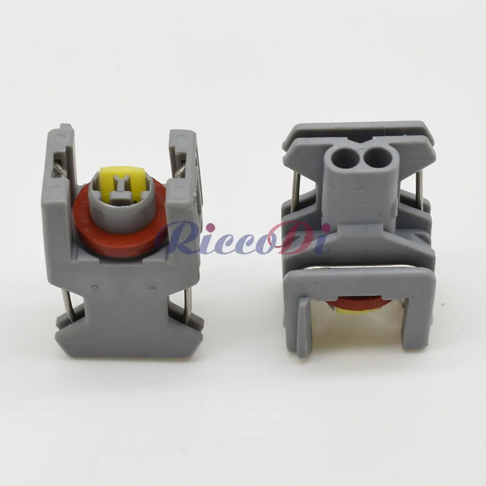 automotive fuel injector connector compatible with 10811963 for diesel engines