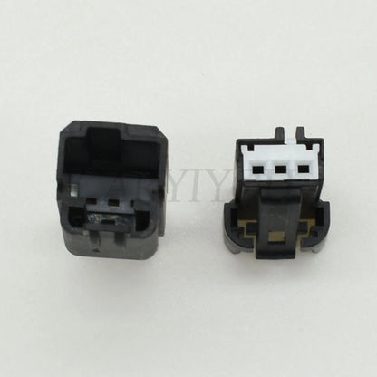 Locking mechanism of 3-Pin auto connector 31067-1040 31067-1010 1393367-1 ensures stable and secure installation in Ford Focus and Mondeo