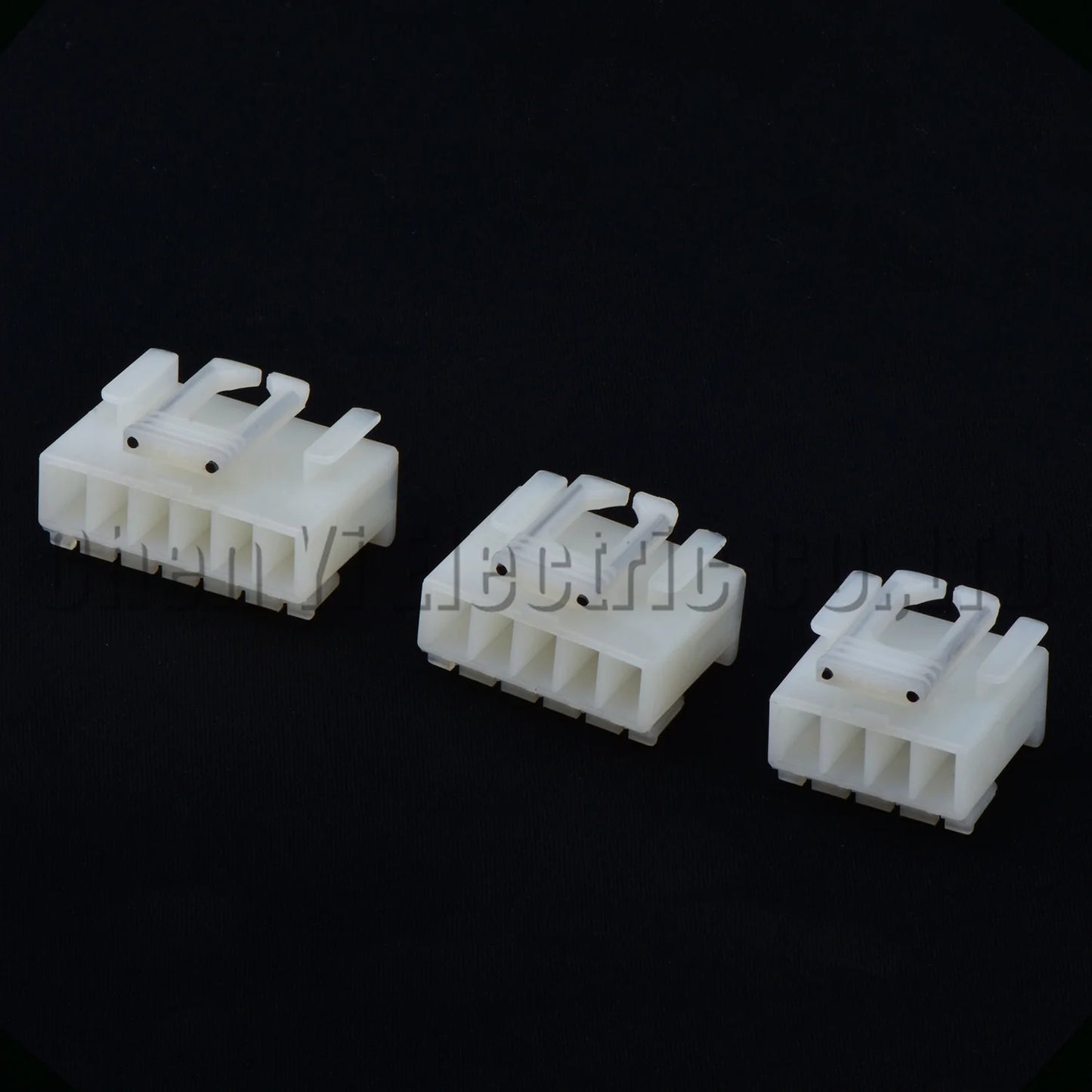 Tail lamp auto connector plug