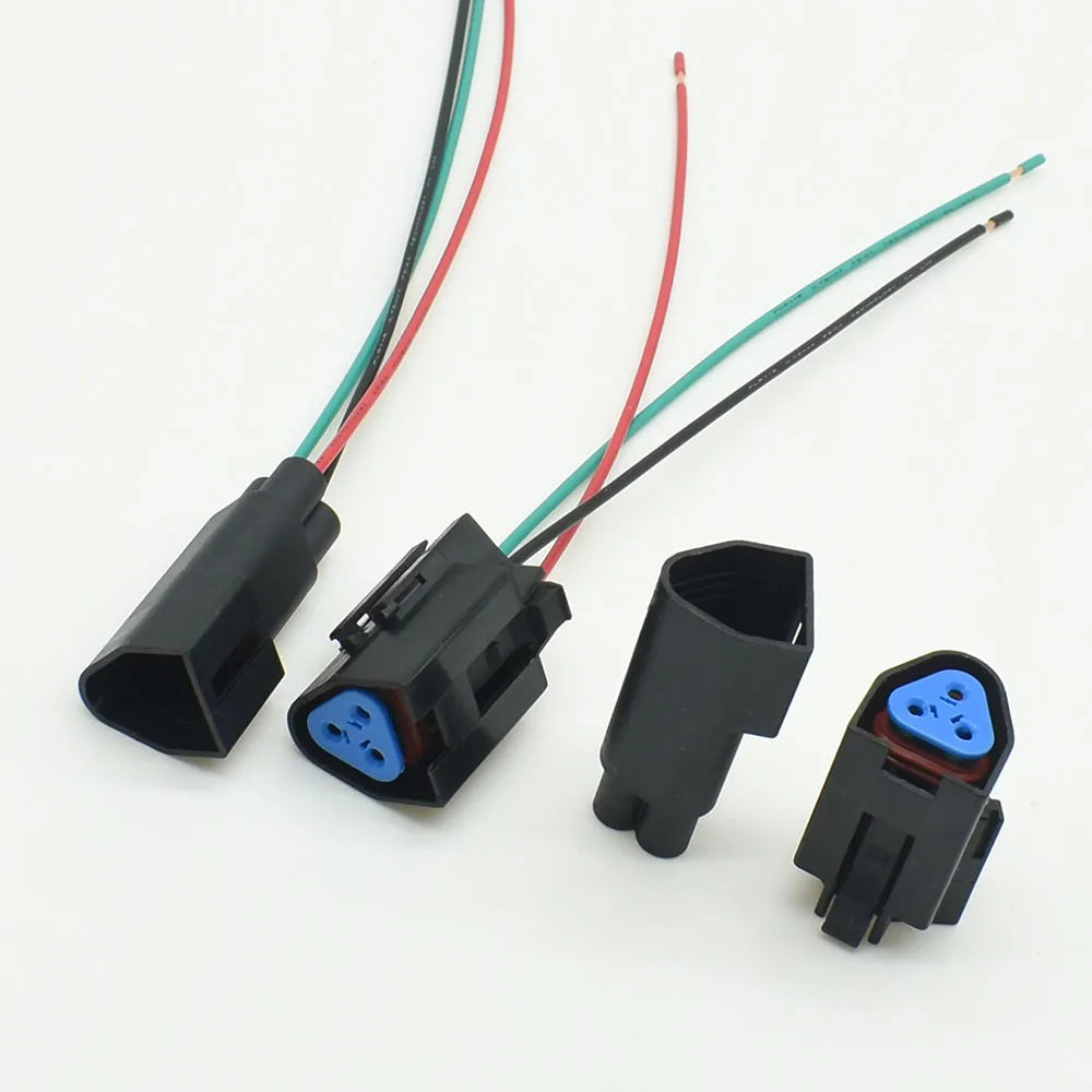 Locking mechanism of auto waterproof connector 7-1437710-9 3-1437712-1 ensures stable and secure installation in Ford wire harness