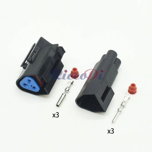 Close-up of male and female pins on auto waterproof connector 7-1437710-9 3-1437712-1 for precise connection in Ford wiring harness