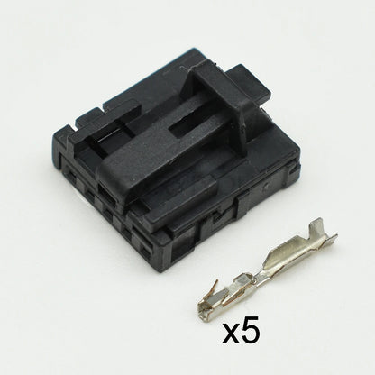 Automotive 5 Pin multifunction steering wheel connector socket plug for VW Volkswagen 8R0973605 DJ7055B-0.6-21