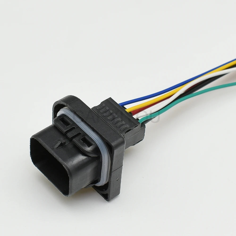 6 pin automotive connector locking structure and waterproof design for headlight plug