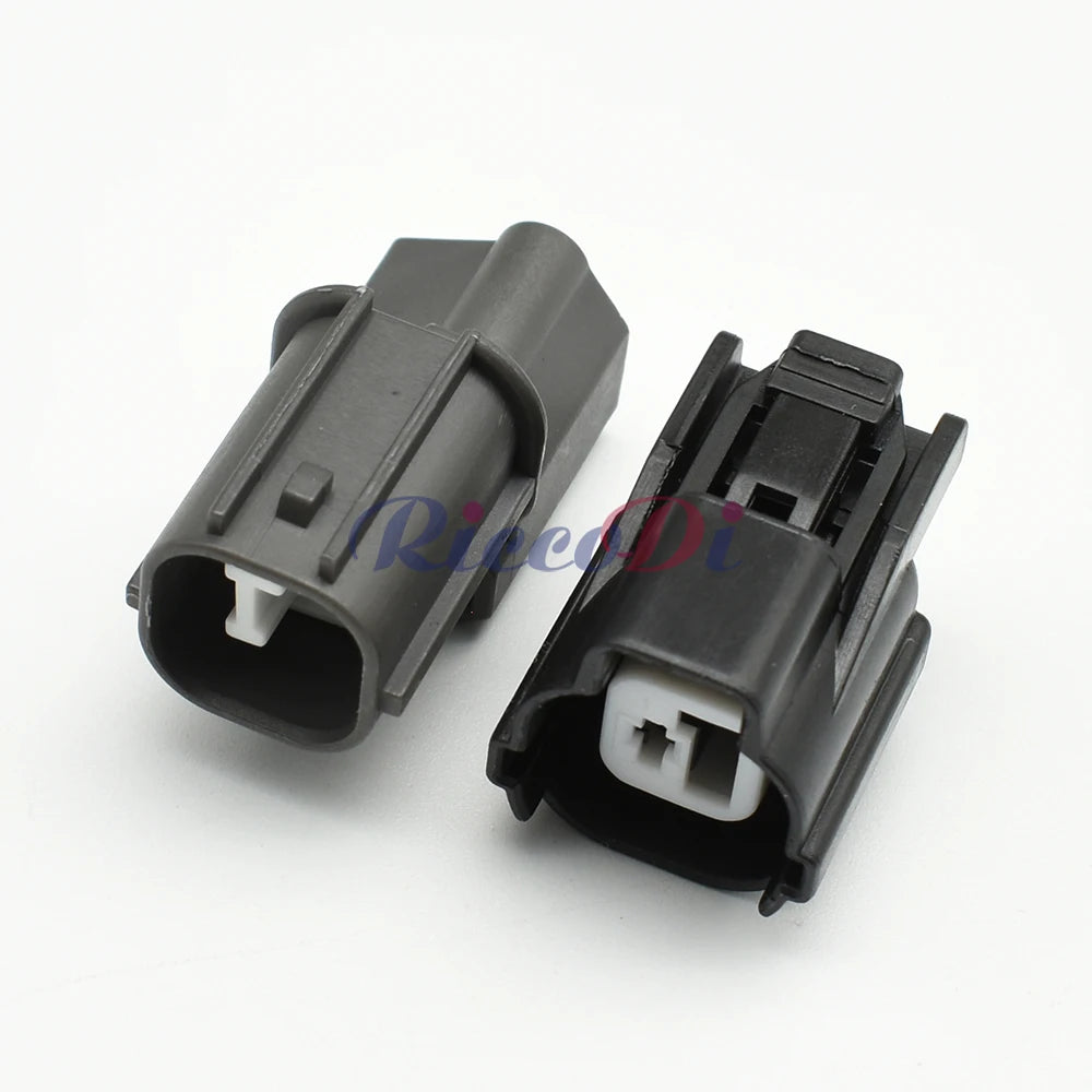 Automotive cable socket connector assembly suitable for vehicle wiring harness repair