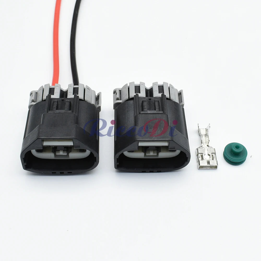 Application of 2 pin automotive electrical connector plug socket in power steering pump and fan wiring