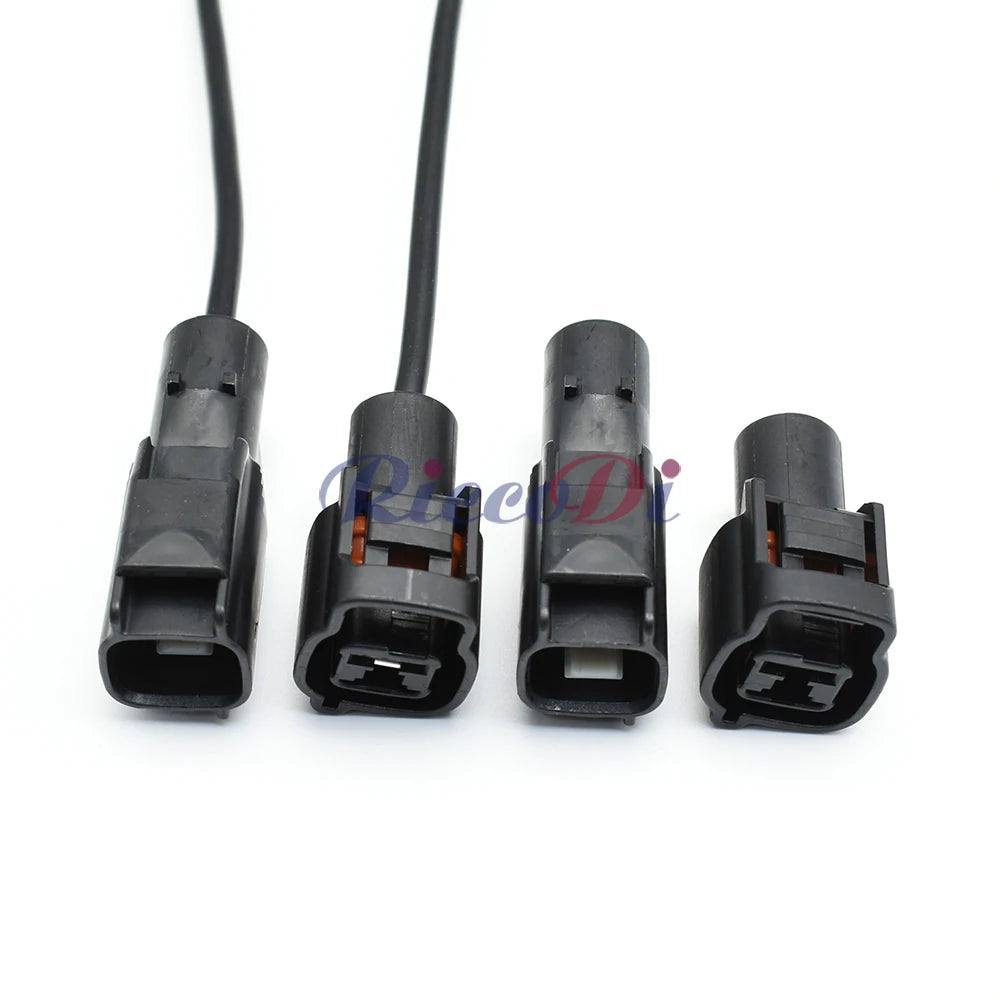 7.8mm waterproof automotive connector installed in vehicle wiring harness for stable and safe power transmission