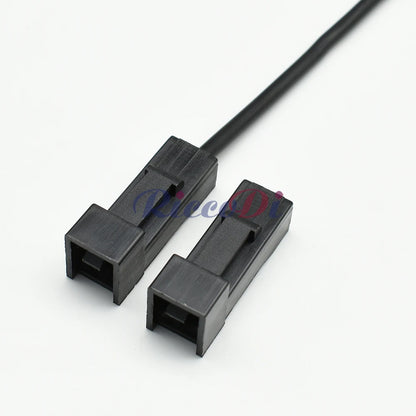 Heat resistant automotive connector housing suitable for high current wiring applications