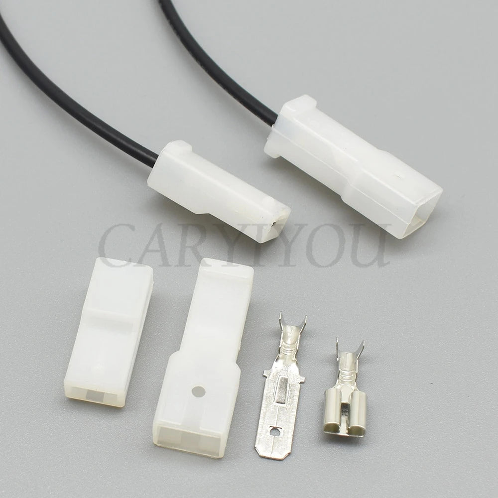 Automotive wire harness connector installed in vehicle wiring harness for stable and secure power transmission