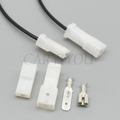 Automotive wire harness connector installed in vehicle wiring harness for stable and secure power transmission