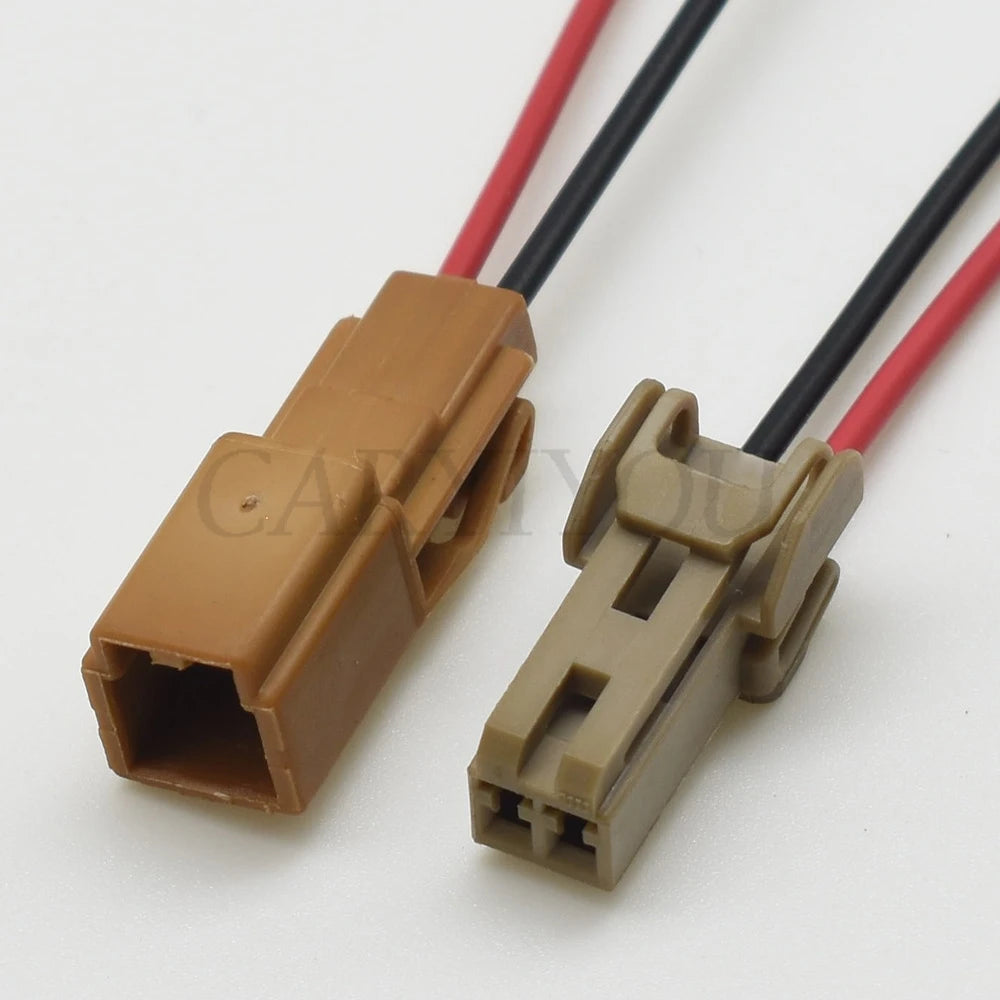 Automotive wiring harness connector locking and sealing structure for secure installation
