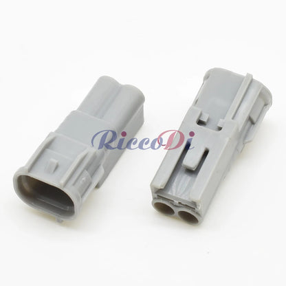 Automotive electrical connector locking structure designed for stable and quick installation