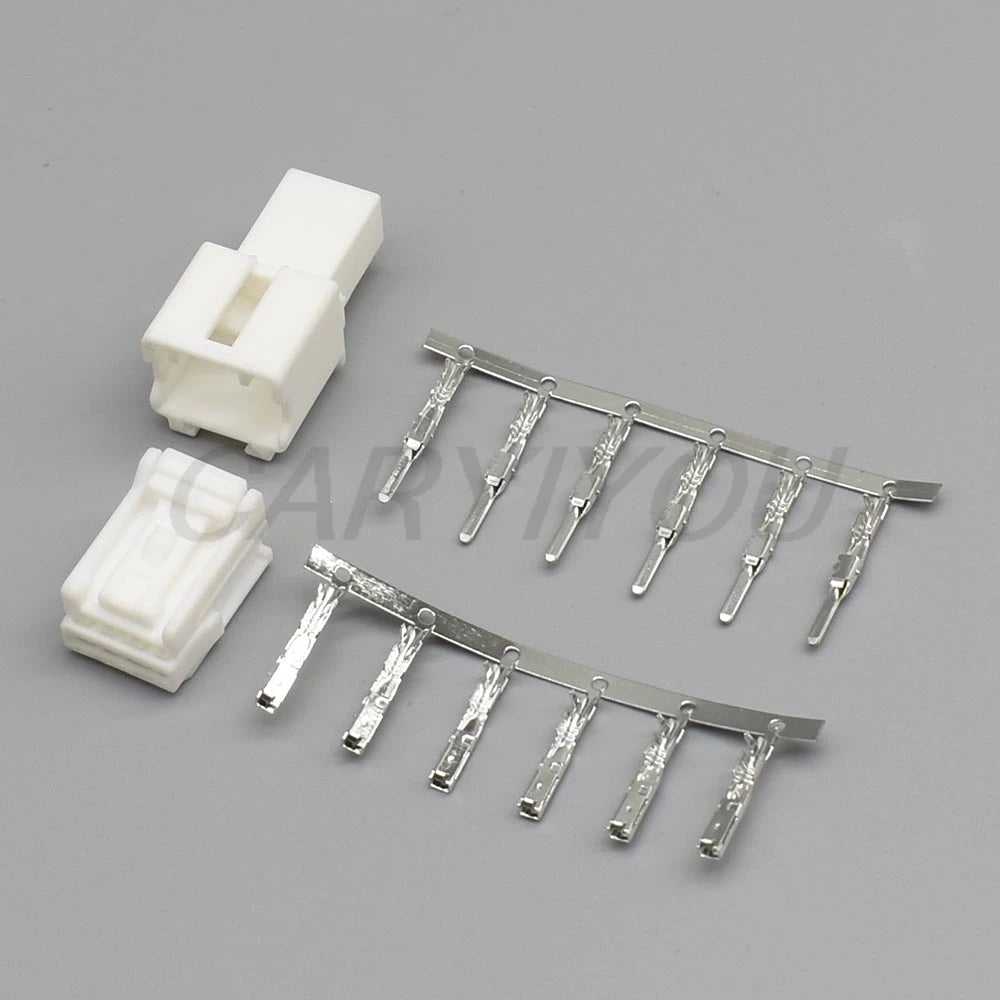Automotive connector DJ7067F-1.5 series locking structure and terminal design