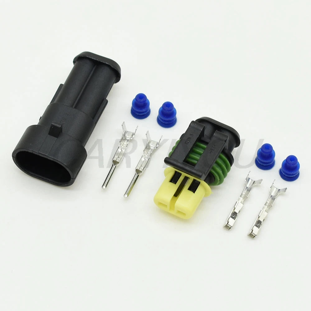 Automotive connector plug locking structure for stable and secure electrical installation