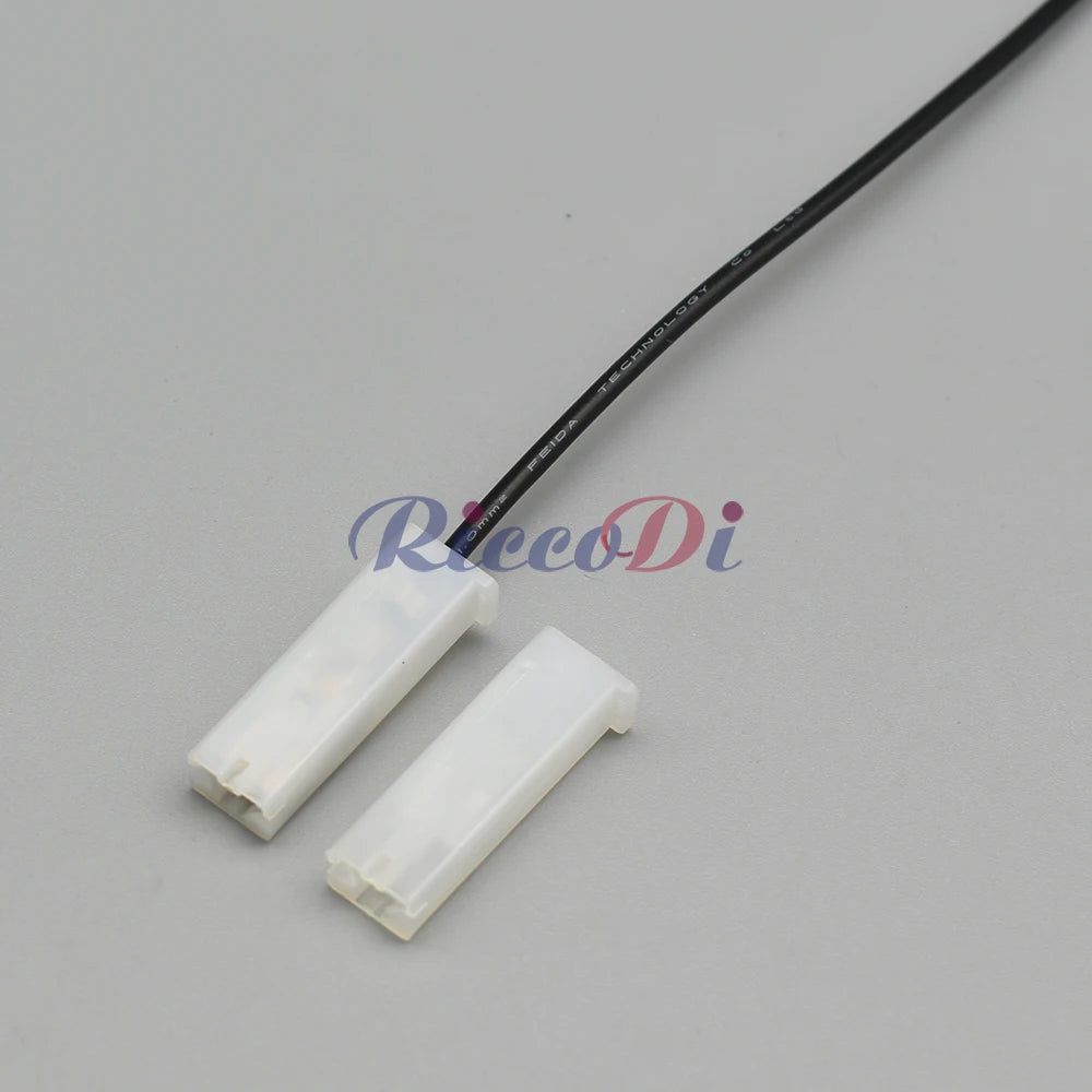 Plastic housing automotive connector engineered for durability and reliable electrical performance