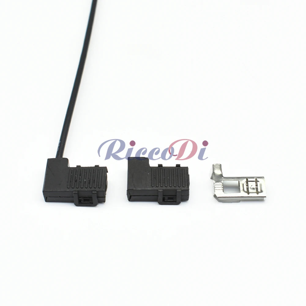 Durable wire jacket and 6.3mm connector structure for automotive terminal socket applications
