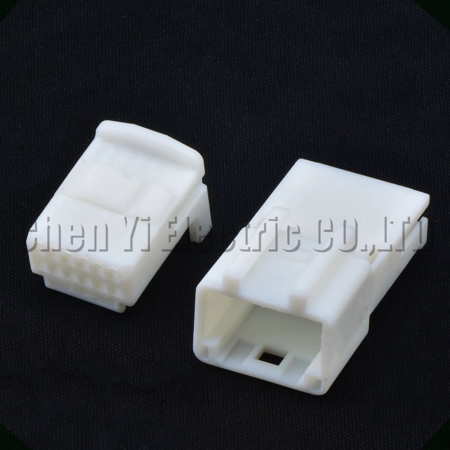 Automotive central control connector socket for wire harness