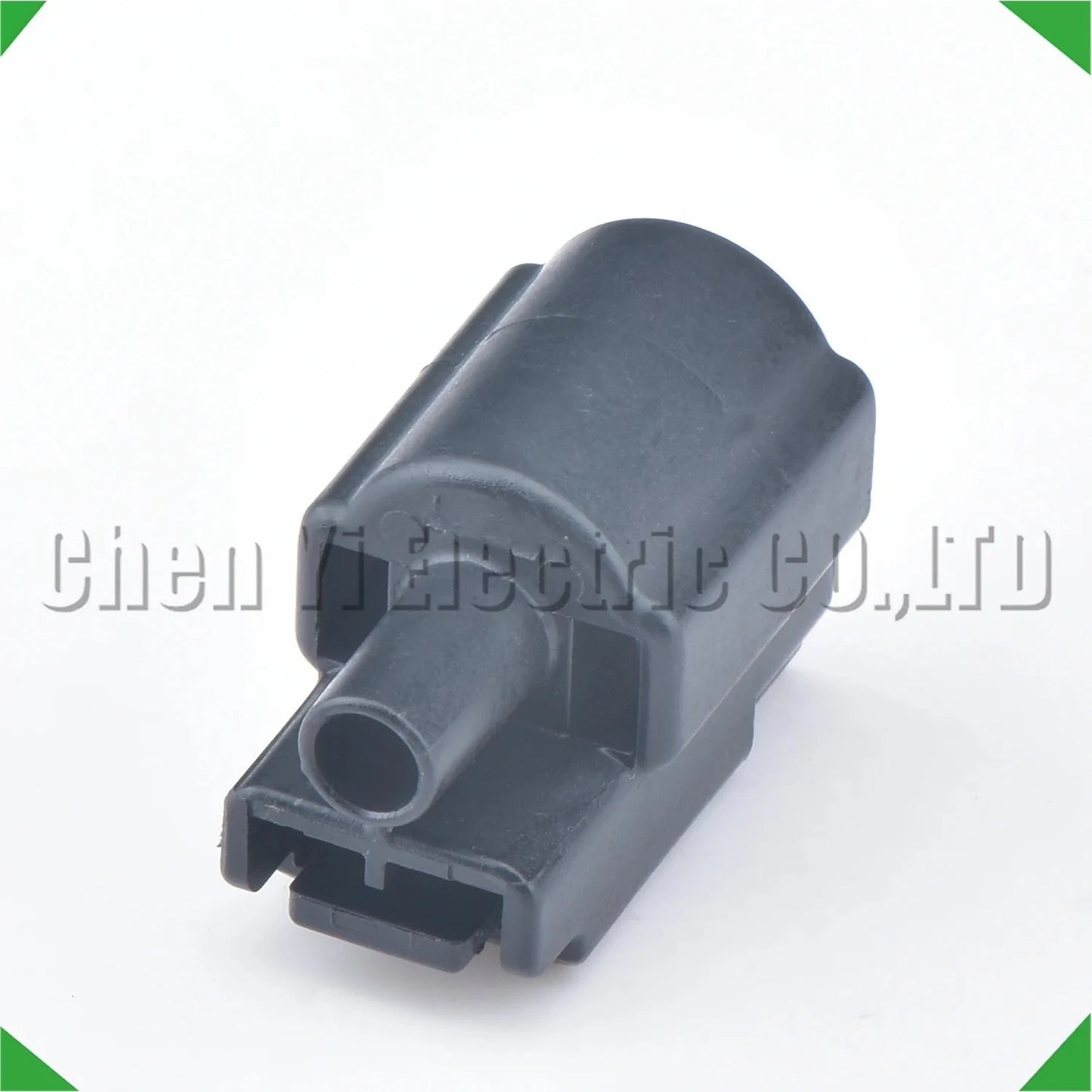 automotive electrical wire harness plug