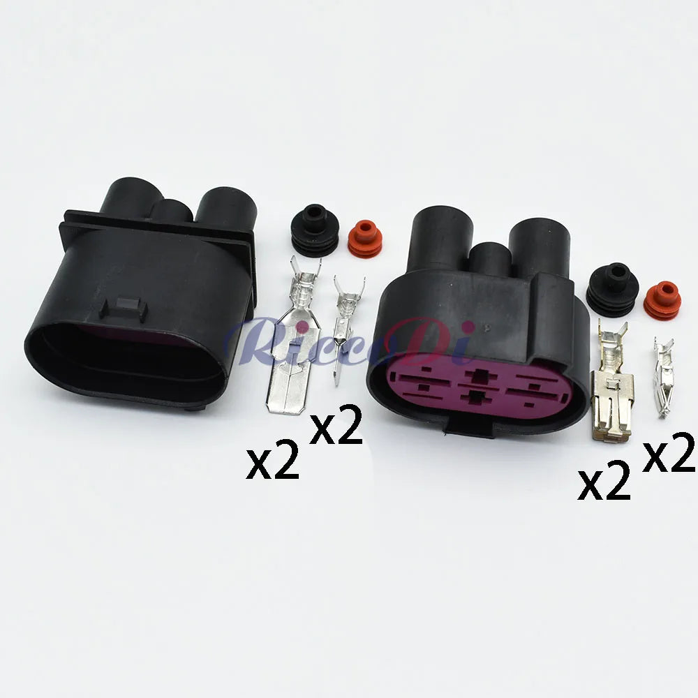 Automotive electronic fan harness female connector with terminal detail