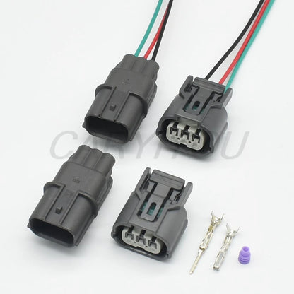 Housing structure of 3 pin automotive headlamp connector AC assembly