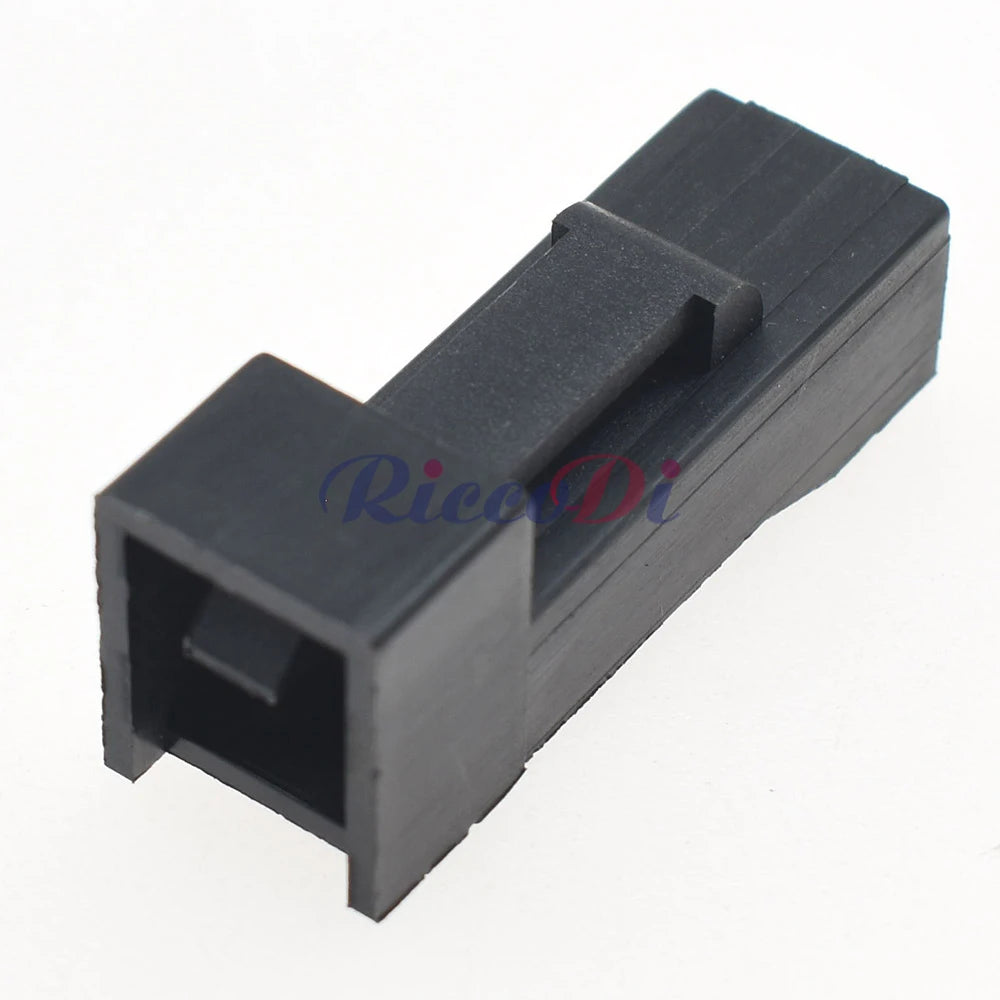 High current automotive connector terminal detail designed for stable and efficient power transmission