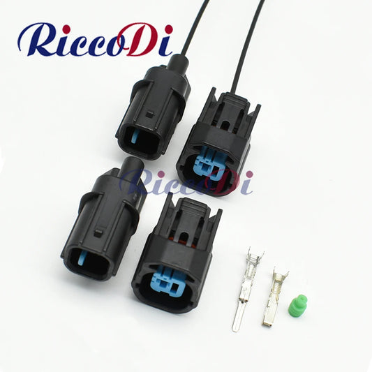Automotive horn wire connector with waterproof cable socket for vehicle electrical replacement and repair
