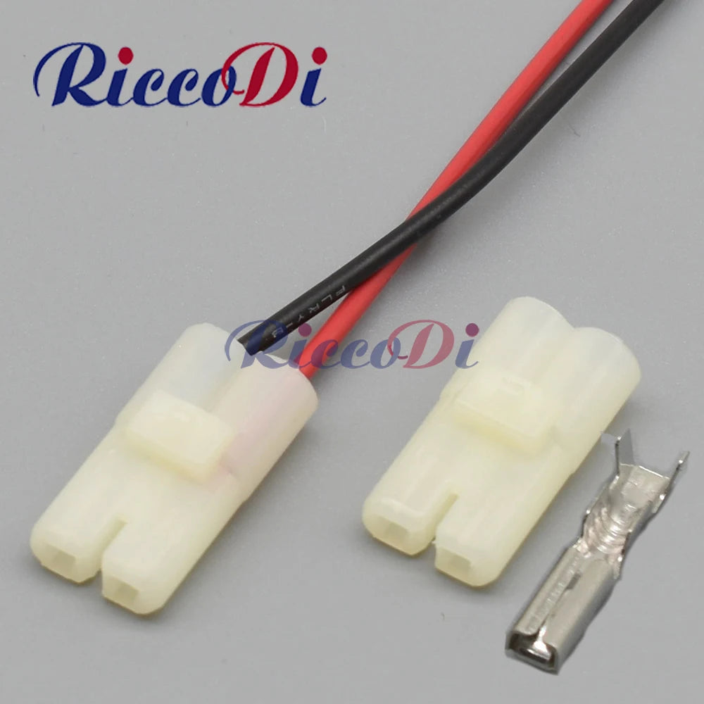 Automotive igniter plug connector designed for car and motorcycle ignition system applications