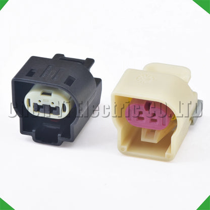 Automotive engine knock sensor wire connector