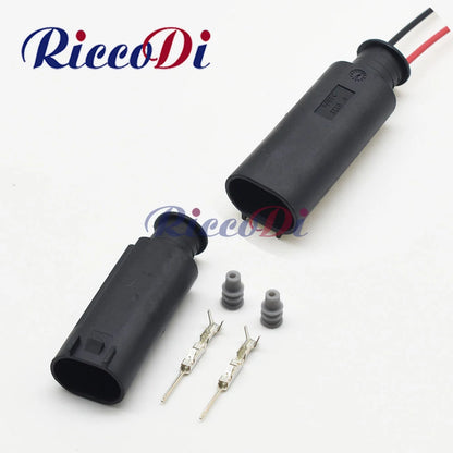 Automotive male connector socket with terminals for stable car electrical connections