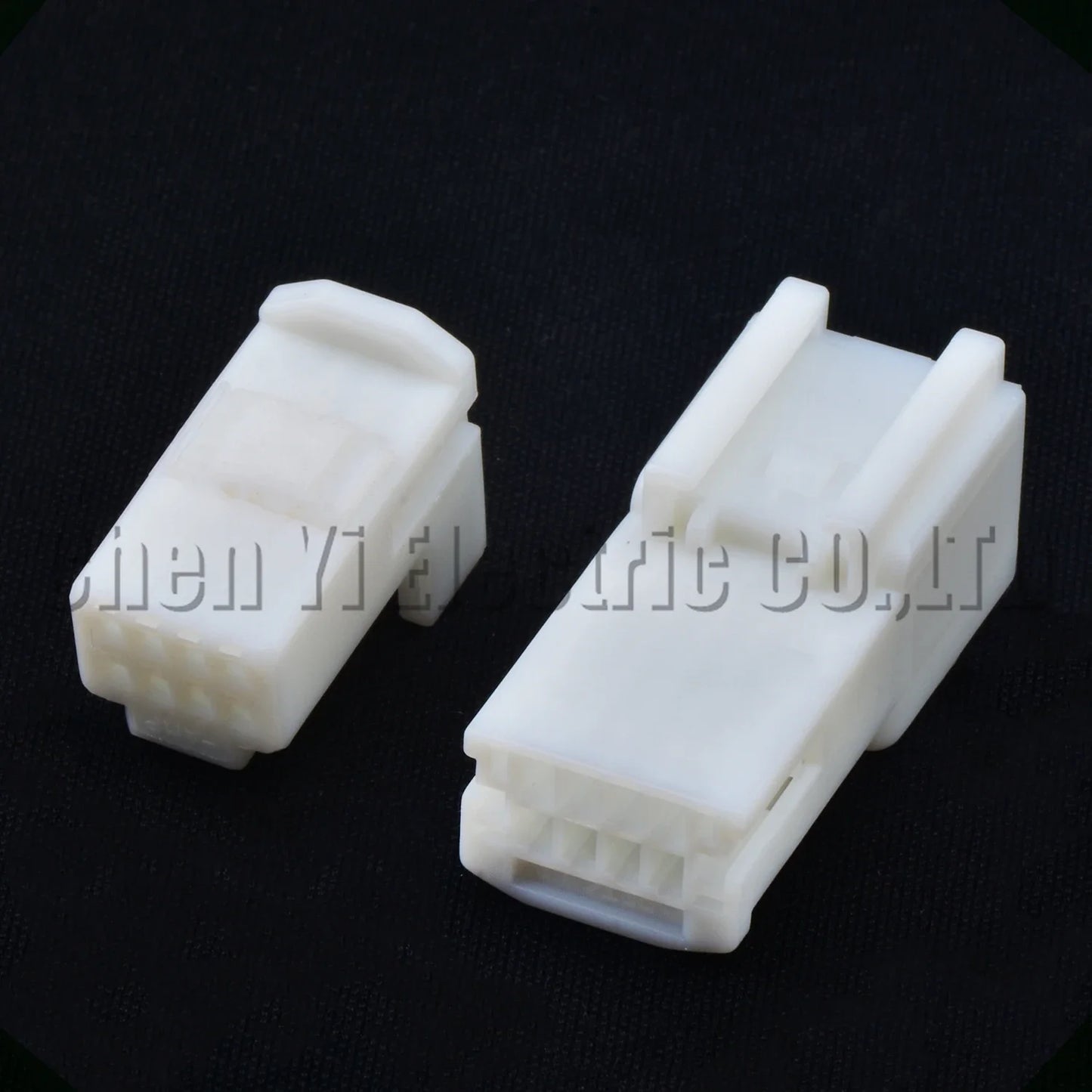 Automotive 8 pin navigation screen wiring harness connector