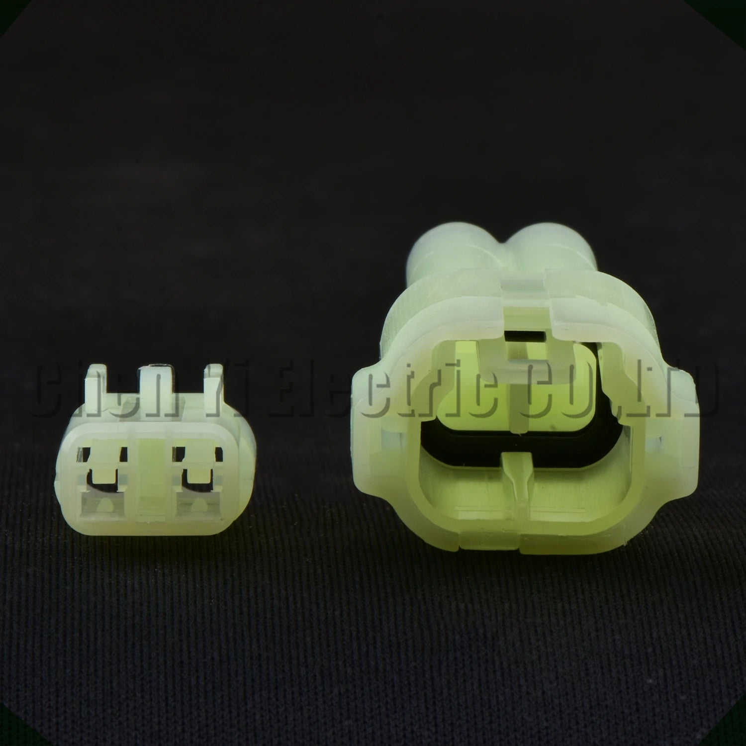 automotive O2 sensor connector plug