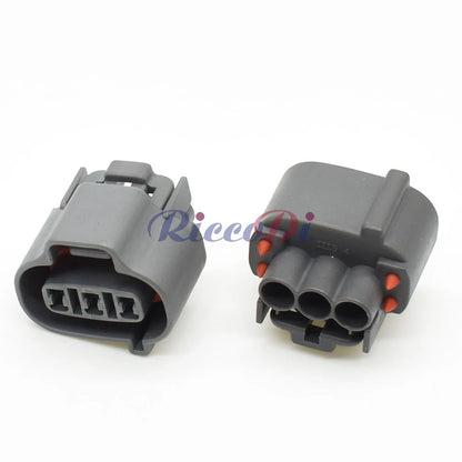 Automotive vehicle speed sensor connector with secure locking structure