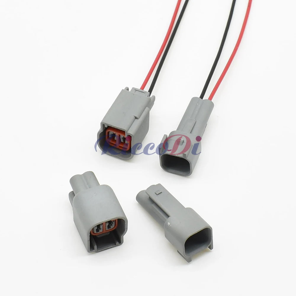 Automotive turn signal plug connector used in car wiring harnesses and turn signal electrical systems
