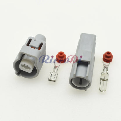 Waterproof automotive cable socket assembly designed for stable electrical connection in harsh environments