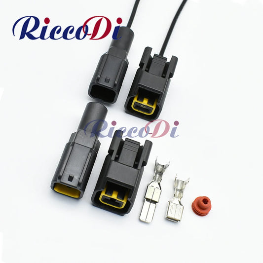 Automotive waterproof wiring connector socket with sealed housing for vehicle electrical systems