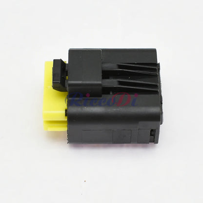 Automotive 5 hole 1.5mm wire connector 211PC052S0081 interface view
