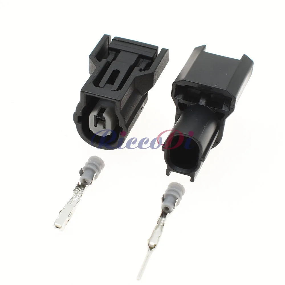 Automotive waterproof wire connector installed in air pump generator wiring system