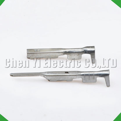 Close-up of 0.6 mm male and female wire crimp pin structure for automotive wire harness plug