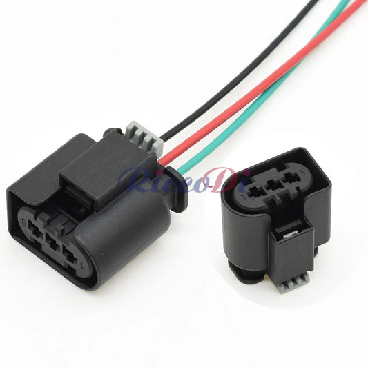 Close-up of 3-Pin female terminals in waterproof automotive connector 10010818 for Benz wiring harness