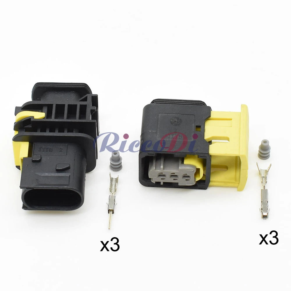 Close-up of 3-Pin terminals in waterproof female automotive connector 1-1418448-1 1-1670730-1 for Benz vehicles