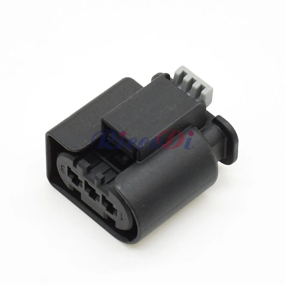 Waterproof sealed structure of 3-Pin female connector 10010818 09444034 09444031 for reliable Benz automotive wiring