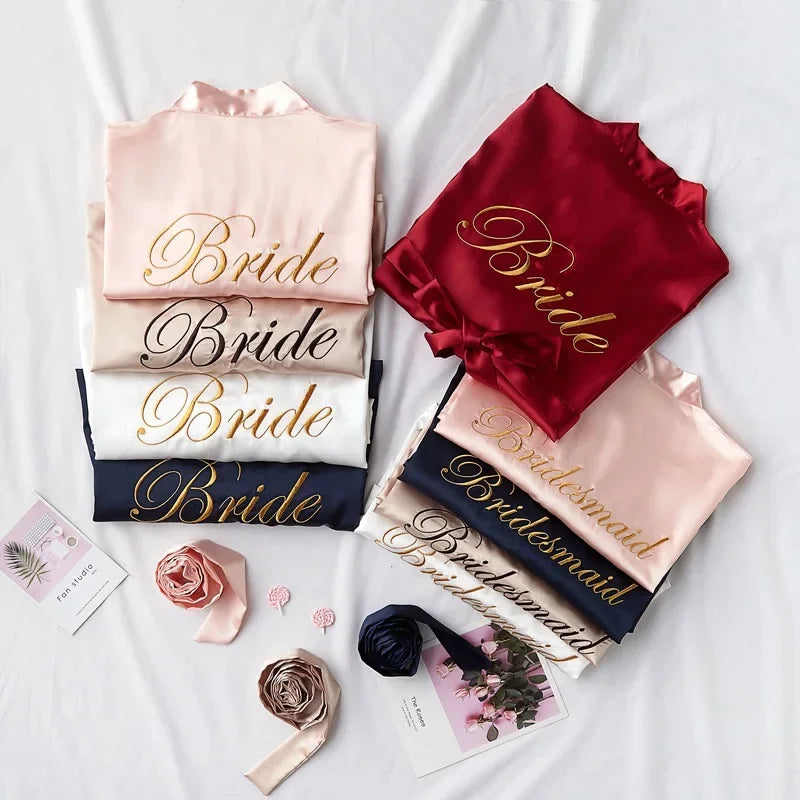 Satin-silk bridesmaid robe for women, perfect for wedding and bachelorette parties