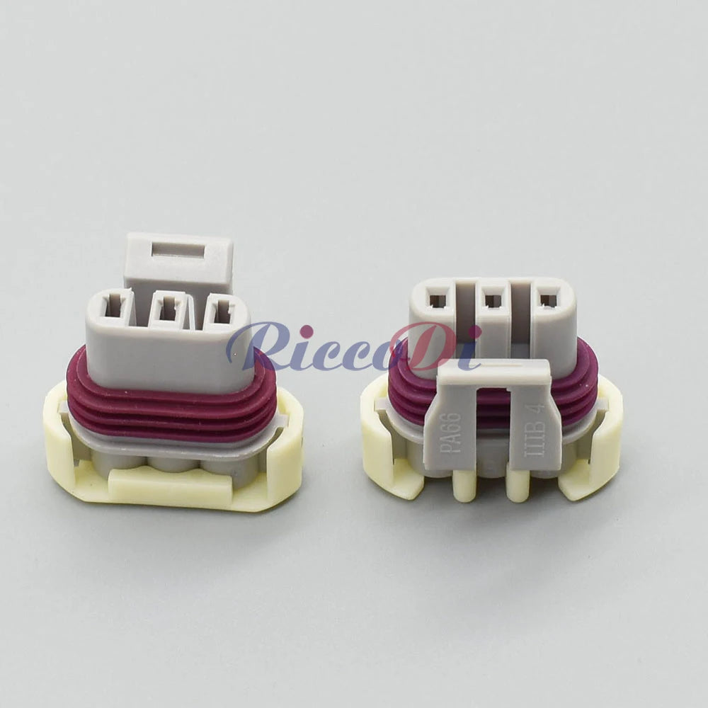 Locking mechanism of 3-Pin female ignition coil connector 121209946 ensures stable connection in Buick and Chevrolet vehicles