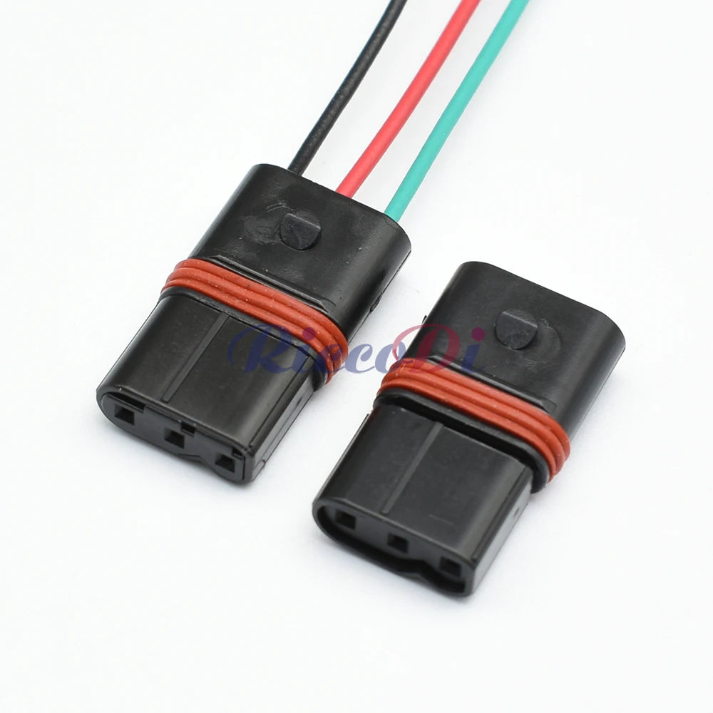Locking mechanism of 0.6mm camshaft position sensor connector DJ7032W-0.6-21 ensures secure connection in automotive wiring