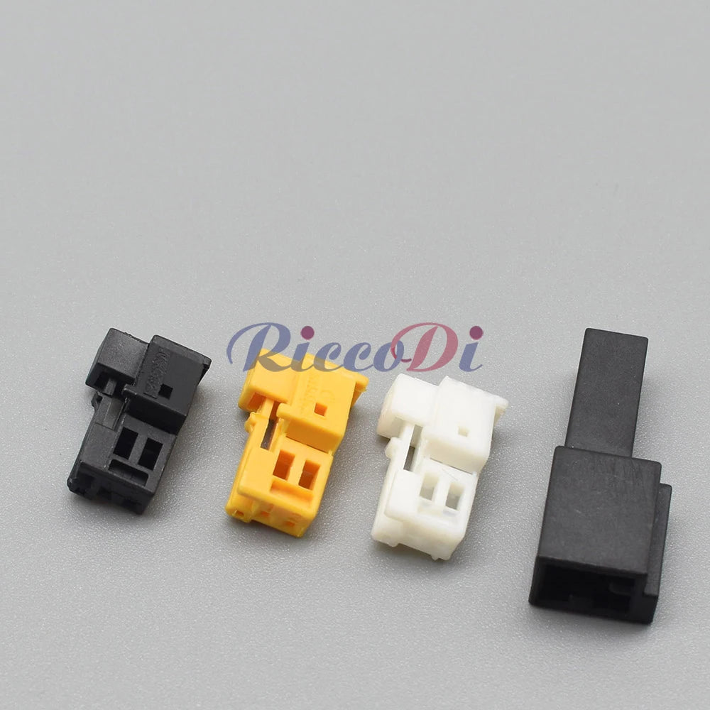 detailed view of 2 hole connector plug for automotive tweeter audio system, designed for Mercedes Benz CAN interface