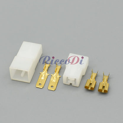 detailed view of 2 pin male female automotive electric connector plug 180924-5 / 180923-5 with durable housing
