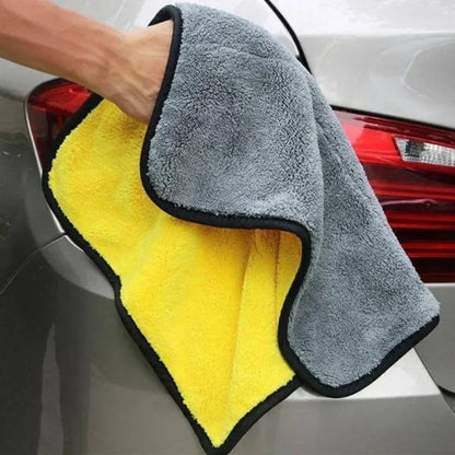 Microfiber towel for car windows and mirrors