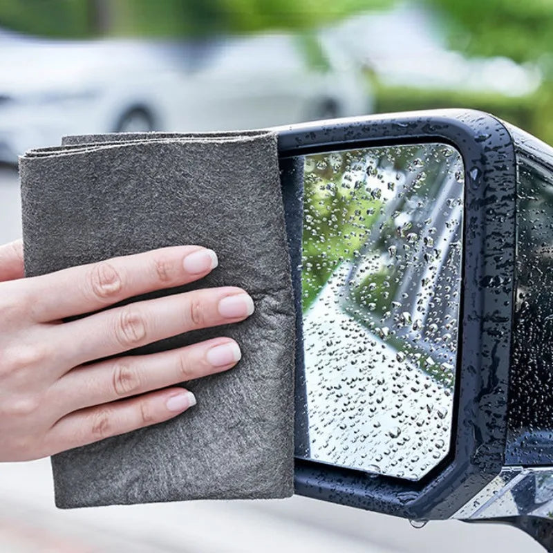 Microfiber rag for car window and glass cleaning