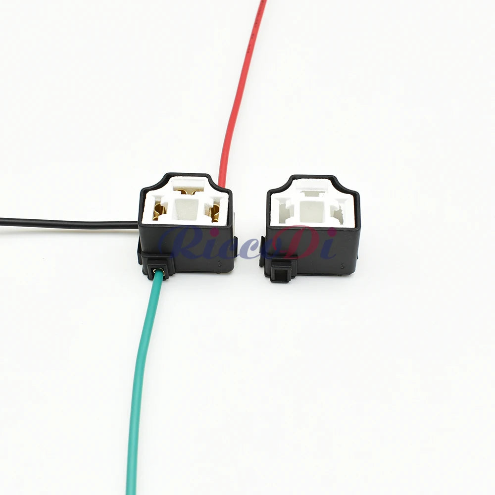 High temperature resistant ceramic H4 headlight connector for reliable automotive lamp connection